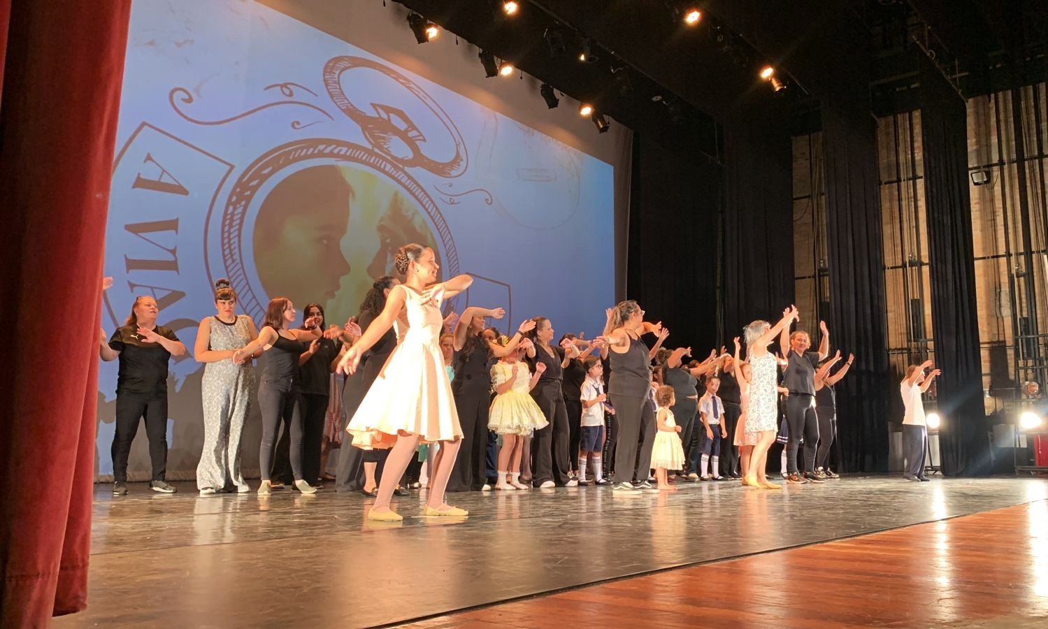 Espetáculo “A Viagem da Vida” emociona público no Teatro Polytheama em Jundiaí